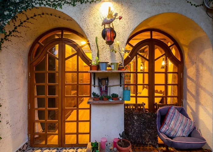 Saffronstays Birdsong - 3Br Pet-Friendly Villa With Lawns, Treetop Terraces, Gazebo Dining & Tennis Court