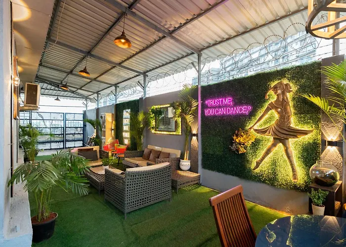 Hilltop Hideaway Party Friendly 4Bhk Pool Villa By Spacez